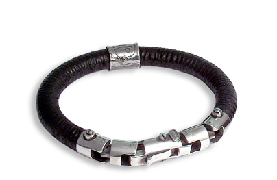 Гривна от сребро и естествена кожа