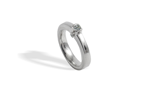 Годежен пръстен от бяло злато с брилянти