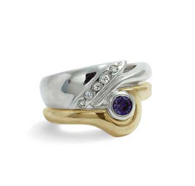 Златен пръстен - бяло и жълто злато (14k) със сапфир и брилянти
