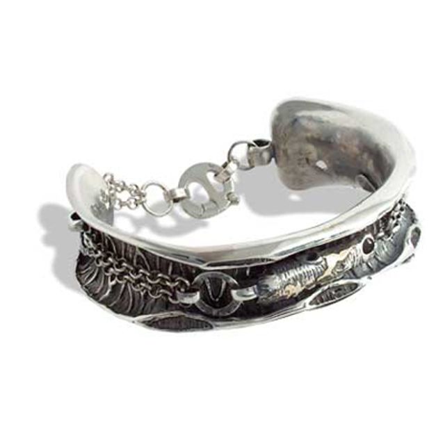 Ръчно изработена (кована) сребърна гривна