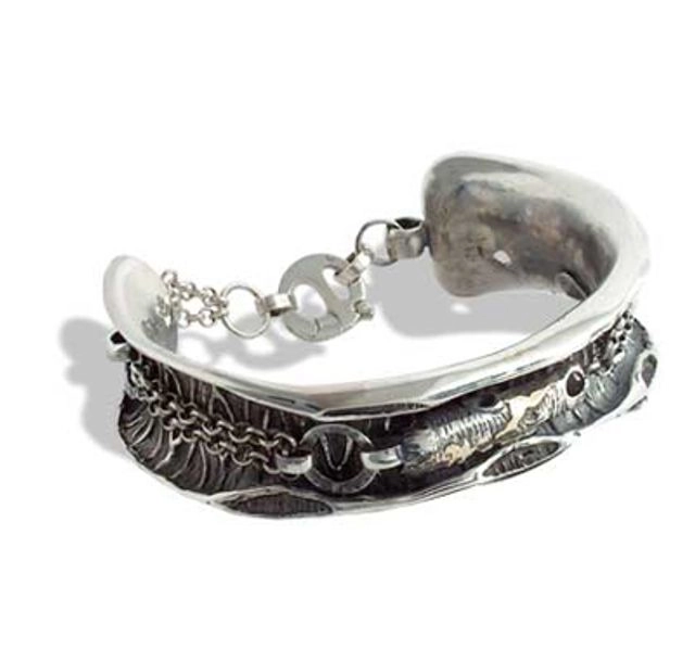 Ръчно изработена (кована) сребърна гривна