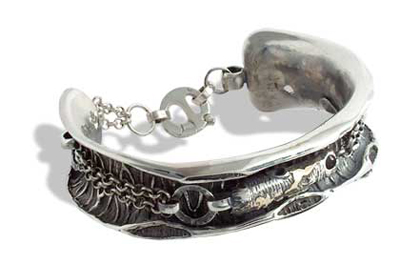 Ръчно изработена (кована) сребърна гривна