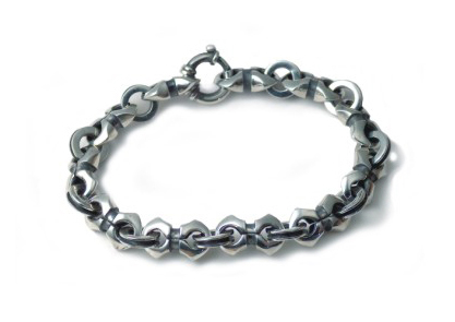 Масивна сребърна гривна