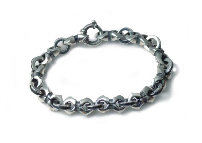 Масивна сребърна гривна