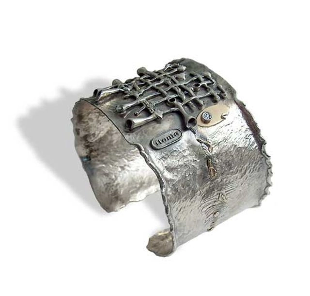 Ръчно изработена сребърна гривна