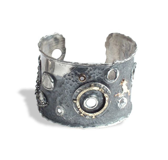 Ръчно изработена сребърна гривна