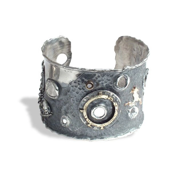 Ръчно изработена сребърна гривна