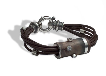 Сребърна гривна с чемширово дърво и кожа