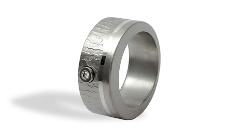 пръстен от титан с диамант