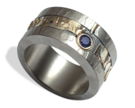 пръстен от титан и злато пръстен от титан и злато