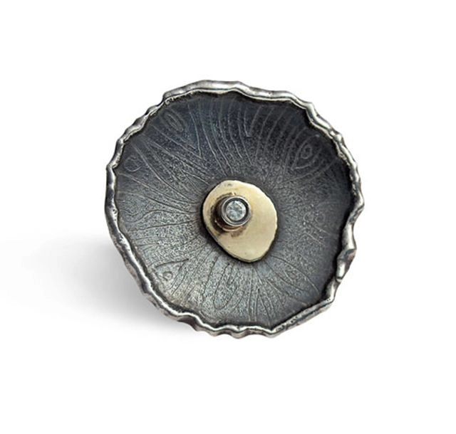 Сребърен пръстен с кубичен циркон и златна апликация