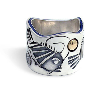 Сребърен пръстен, инкрустиран със злато и емайли от лазурит