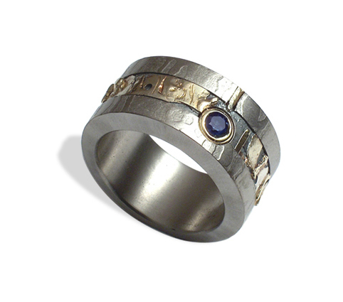 Ръчно изработен пръстен от титан и злато(14k)