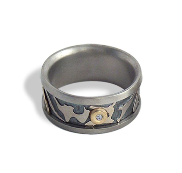 Ръчно изработен пръстен от титан, бяло и жълто злато (14k), сребро и брилянт 