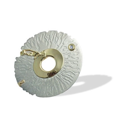 Ръчно изработена брошка от титан и злато с брилянт (2,2mm)