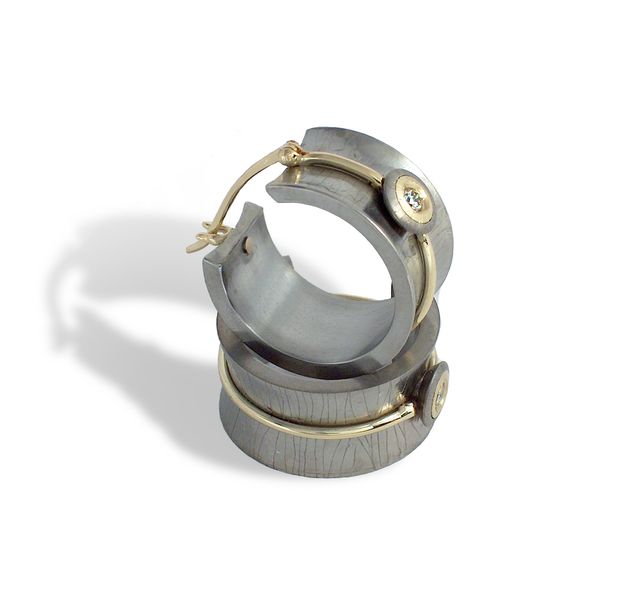 Ръчно изработени обеци от титан и злато (14k)