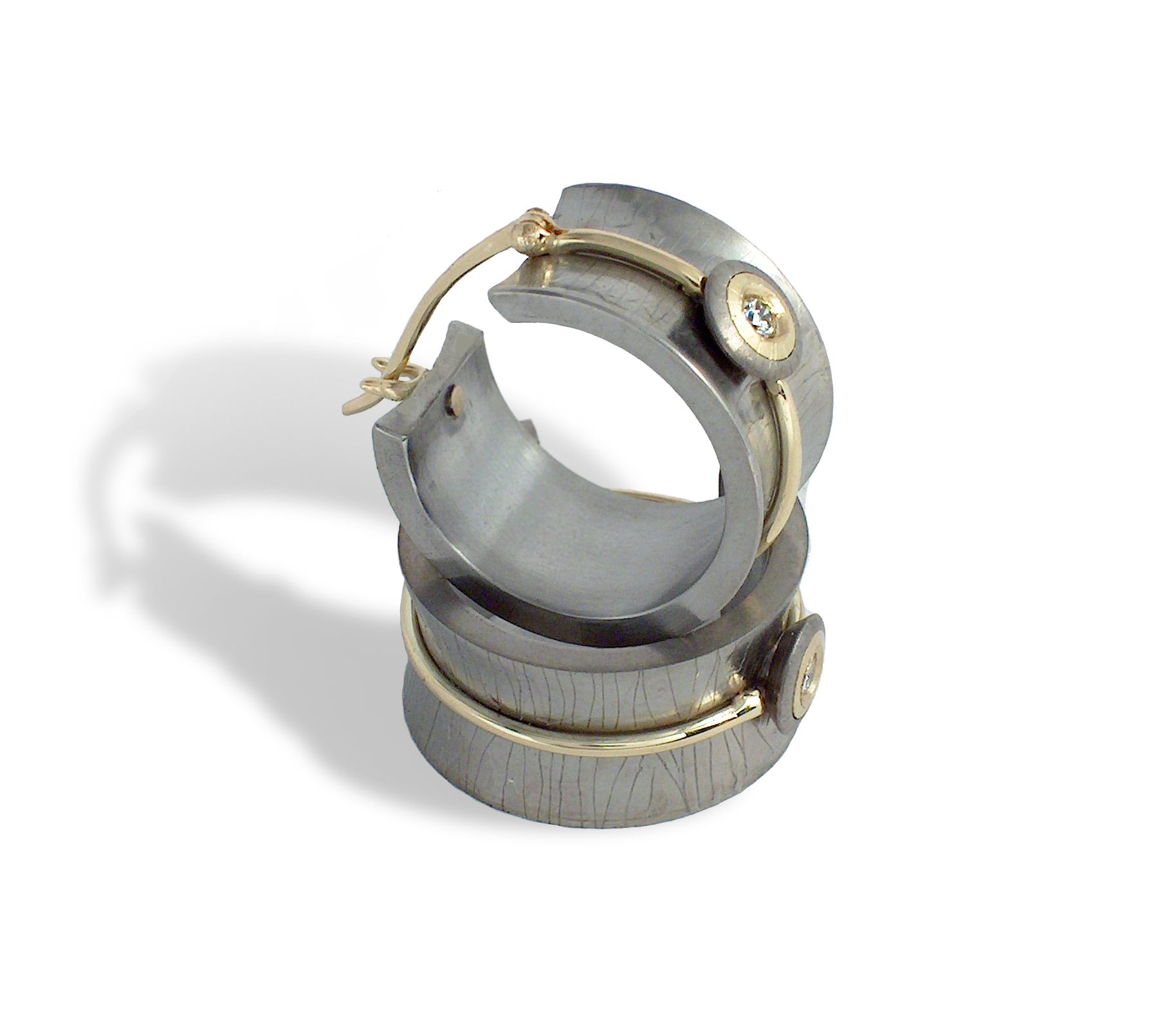 Ръчно изработени обеци от титан и злато (14k)