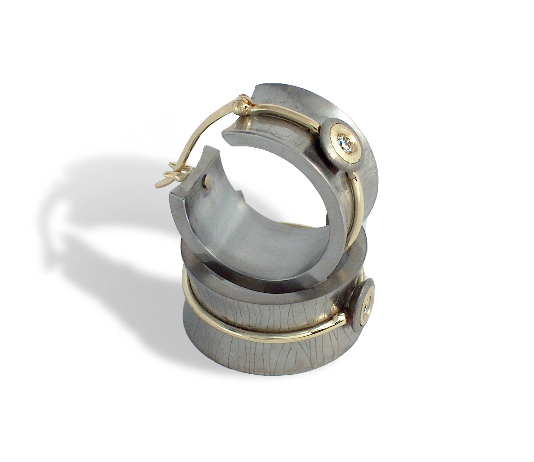 Ръчно изработени обеци от титан и злато (14k)