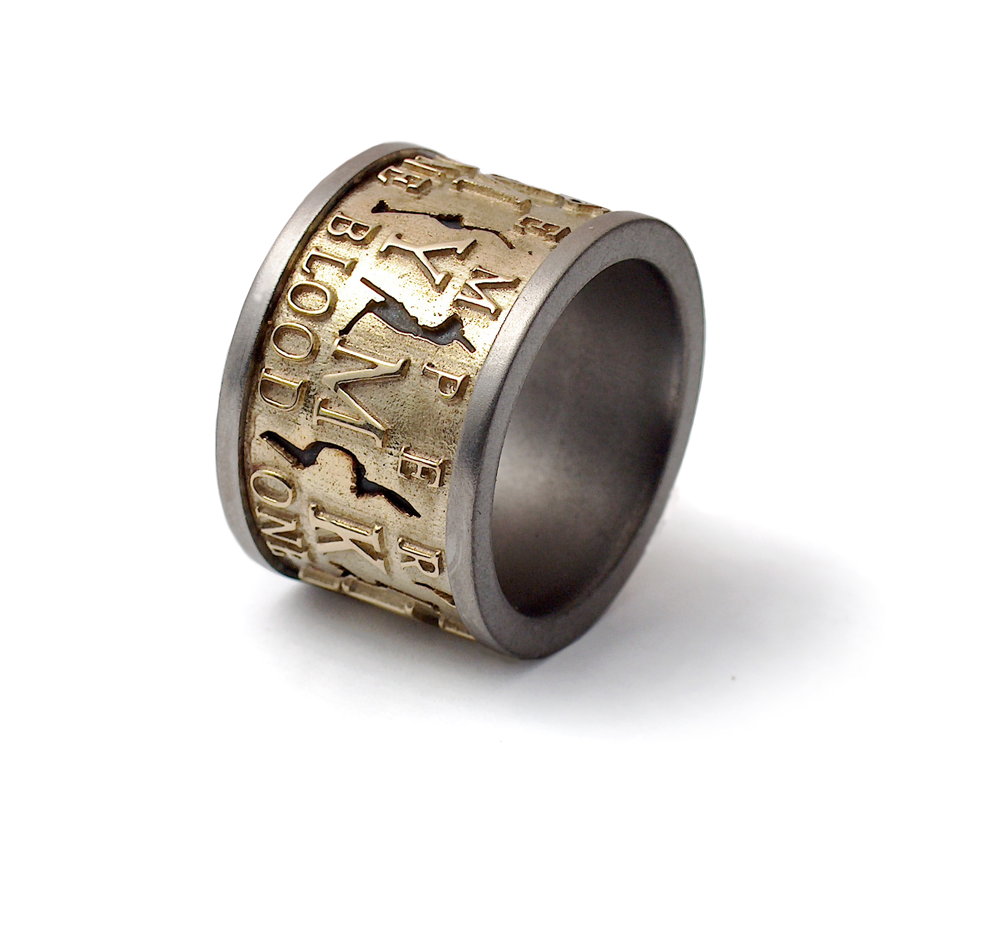 Пръстен от титан и злато (14k)