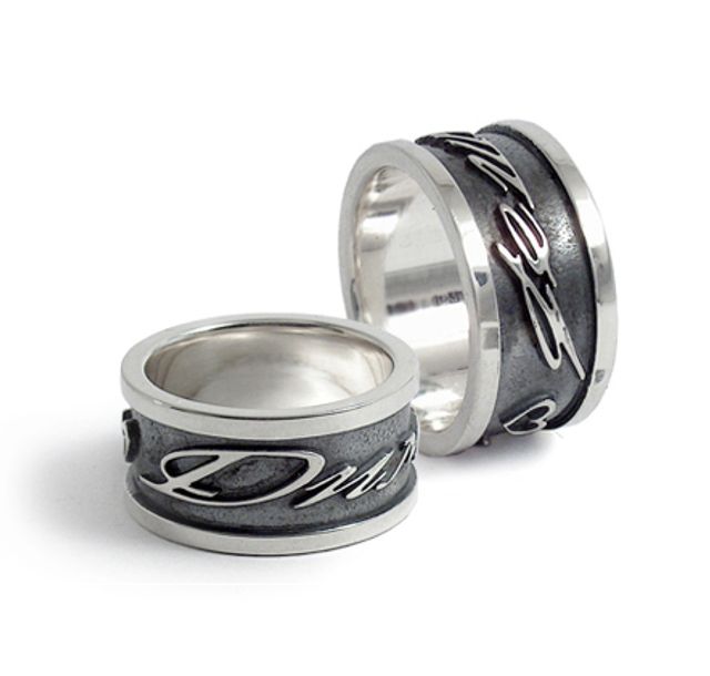 Сватбени халки от сребро с релефни надписи