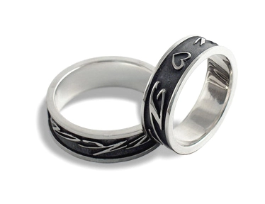 Сватбени халки, изработни от сребро, с релефни надписи